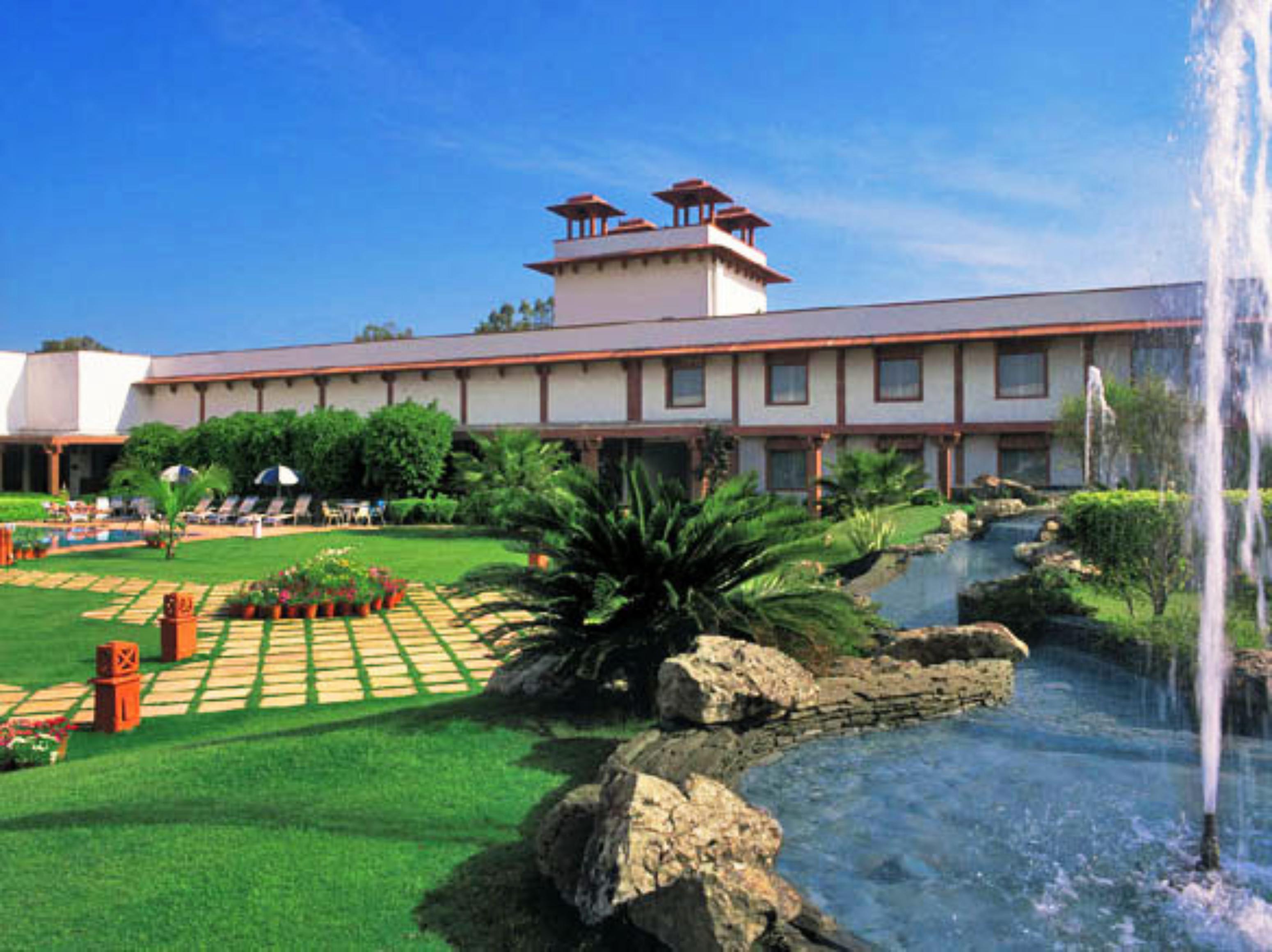 Trident Agra Hotel Agra  Exterior photo